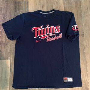 Twins MLB baseball T-shirt Nike swoosh VTG